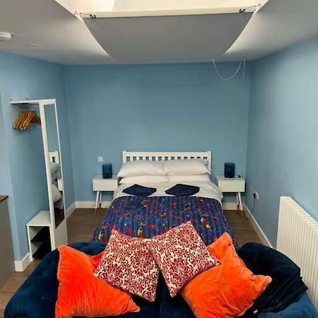Apartamento Studio, Ideally Located At Beautiful Lizard Point, Cornwall Helston Exterior foto