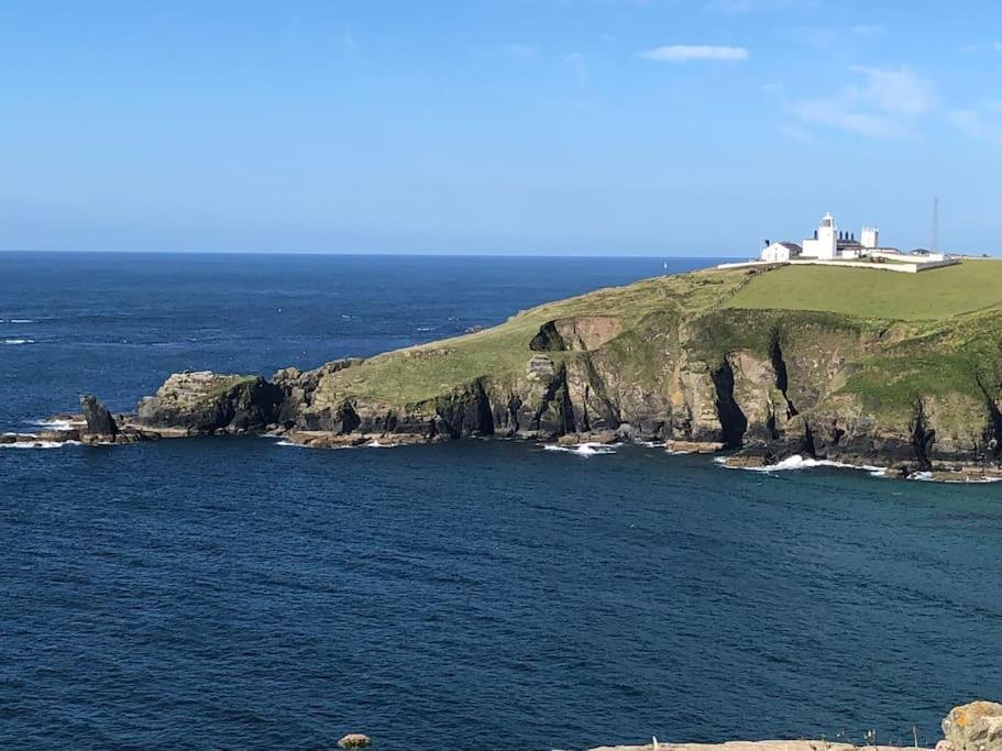 Apartamento Studio, Ideally Located At Beautiful Lizard Point, Cornwall Helston Exterior foto